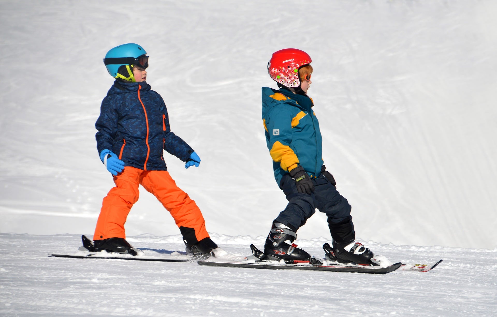 Les escoles d'esquí d'Andorra ofereixen classes per a totes les edats i nivells d'habilitat.