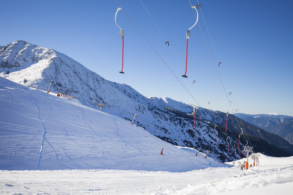 The long ski season makes it easier to find a time to visit Arinsal on ski holidays when there is a greater chance of sunny skies.