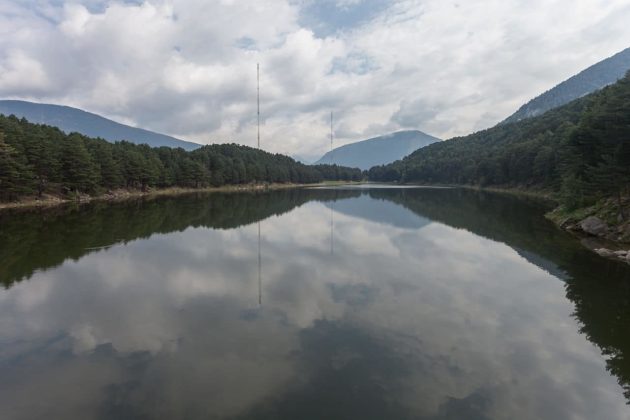 Els pintorescos llacs d'Andorra complementen molt bé les escenes de muntanya.